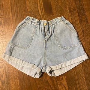 Light wash denim shorts (S)